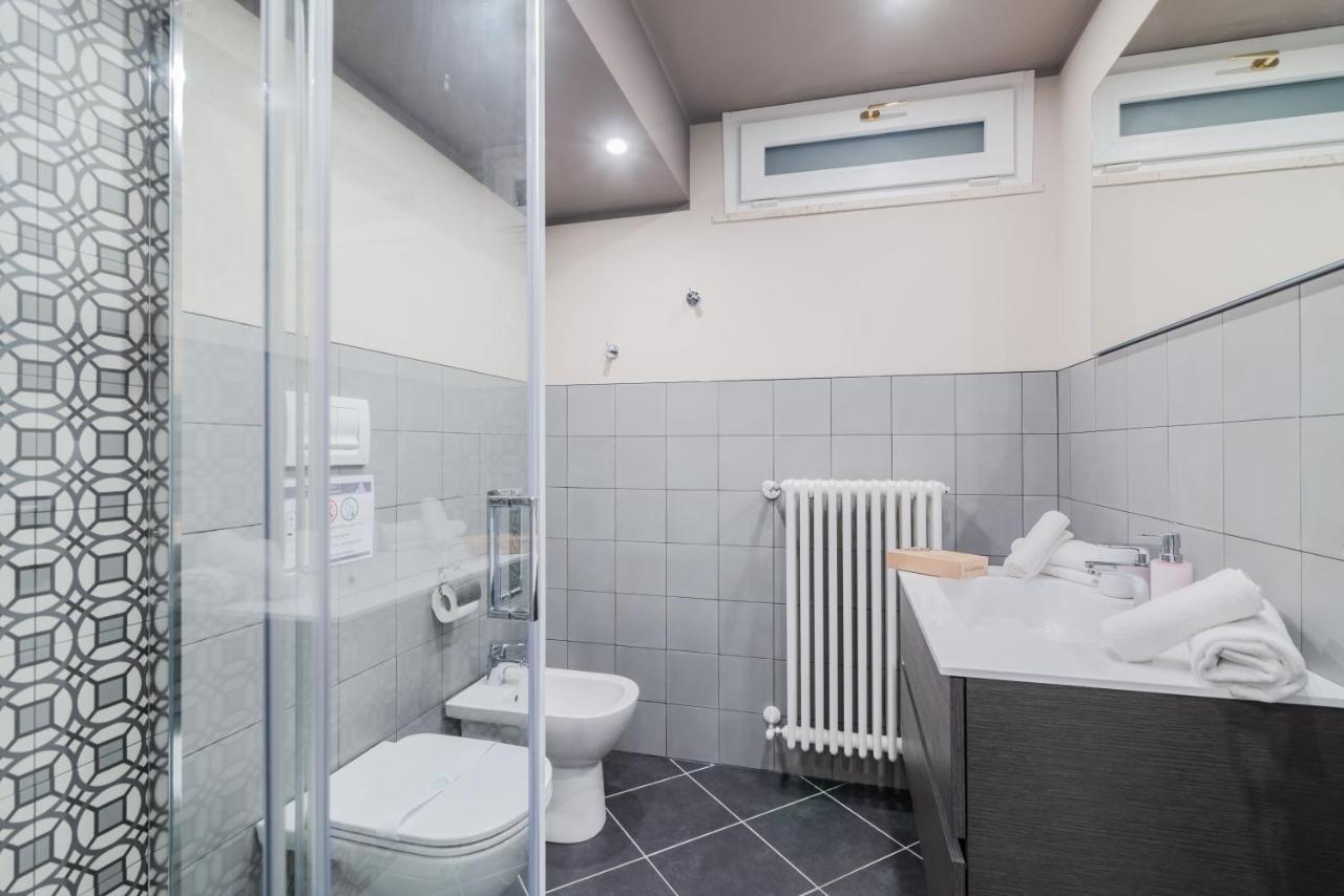 Pavia Tower - By Host4U Apartment Bagian luar foto